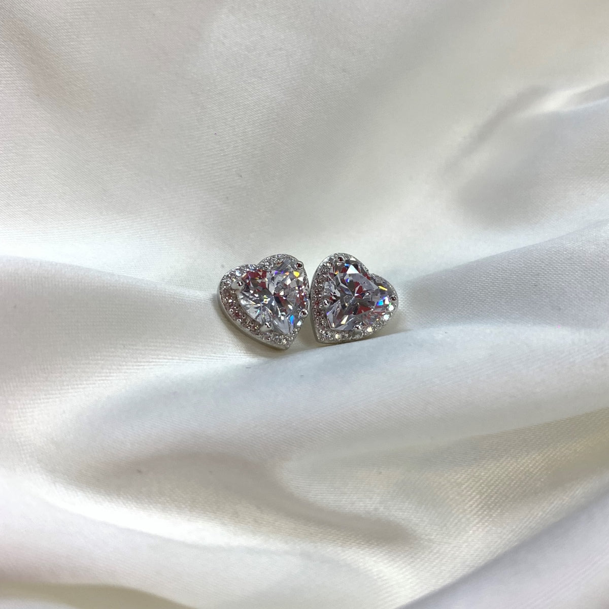 [Vivid Aurora]Sparkling Heart Shape Lover Earrings